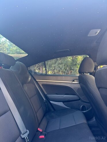 Hyundai Elantra 2018, 165,762 km - 2.0 л - Bakı
