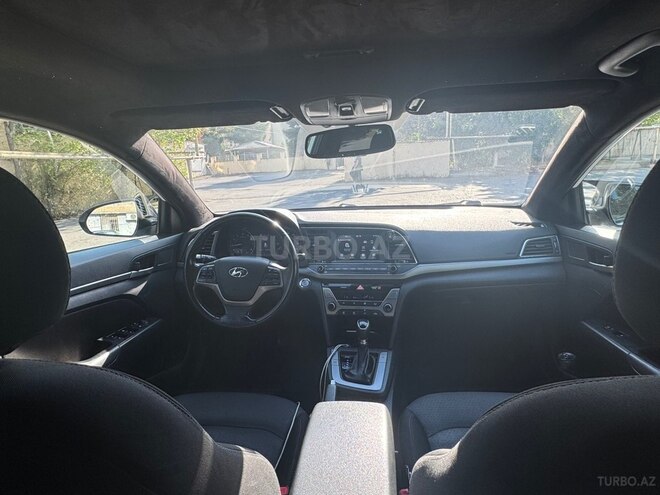 Hyundai Elantra 2018, 165,762 km - 2.0 л - Bakı