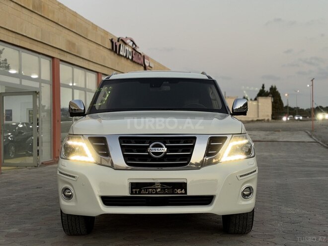 Nissan Patrol 2011, 161,800 km - 5.6 l - Sumqayıt
