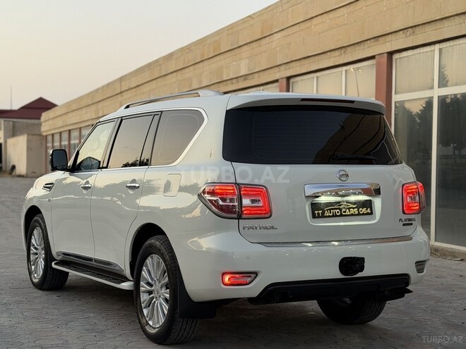 Nissan Patrol 2011, 161,800 km - 5.6 l - Sumqayıt