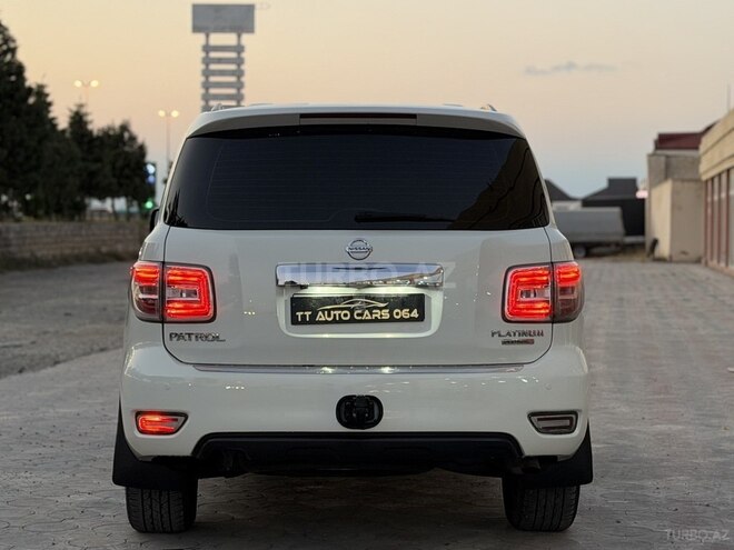 Nissan Patrol 2011, 161,800 km - 5.6 l - Sumqayıt