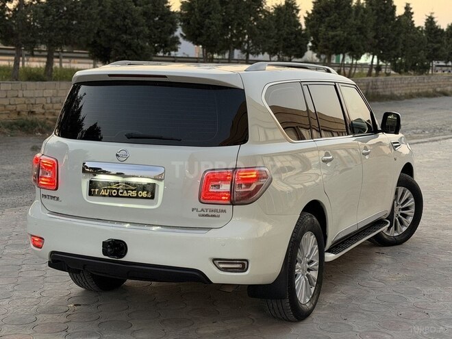 Nissan Patrol 2011, 161,800 km - 5.6 l - Sumqayıt