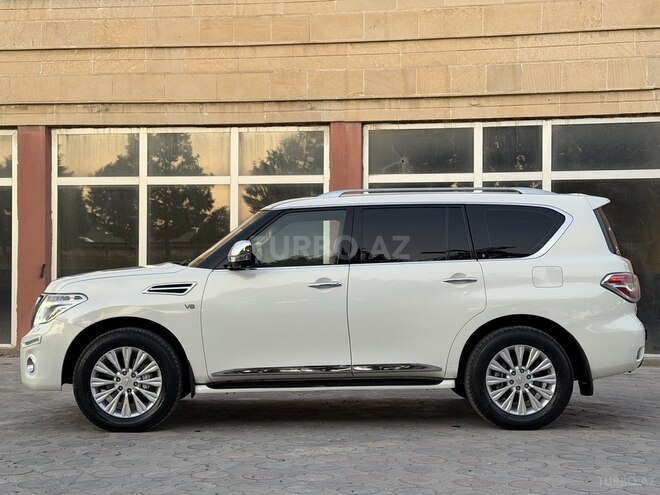 Nissan Patrol 2011, 161,800 km - 5.6 l - Sumqayıt