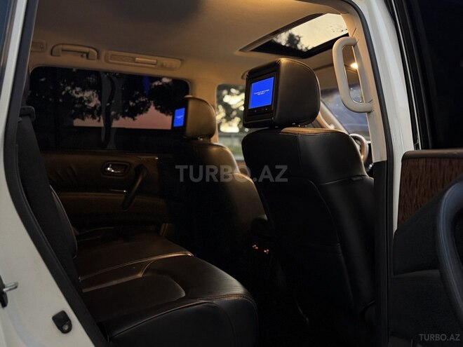 Nissan Patrol 2011, 161,800 km - 5.6 l - Sumqayıt