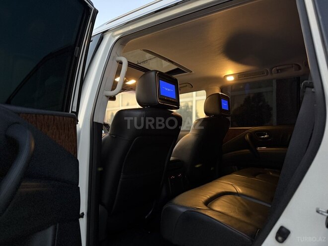 Nissan Patrol 2011, 161,800 km - 5.6 l - Sumqayıt