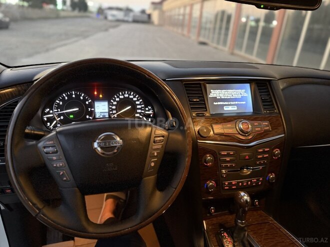 Nissan Patrol 2011, 161,800 km - 5.6 l - Sumqayıt