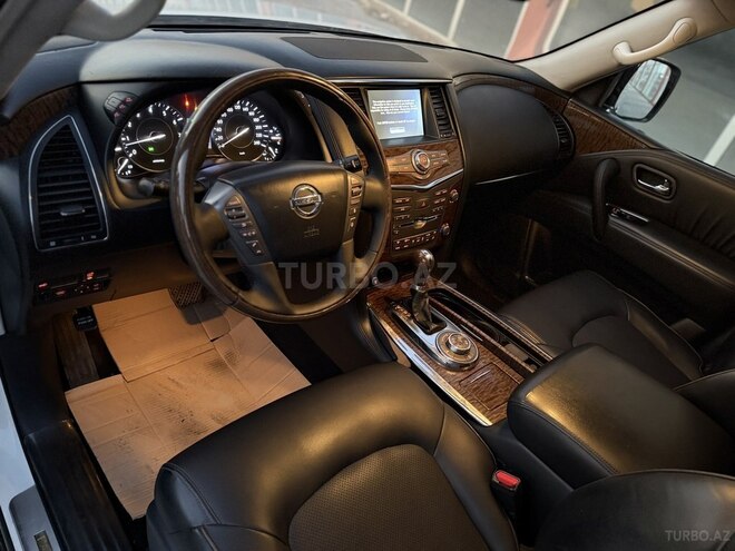 Nissan Patrol 2011, 161,800 km - 5.6 l - Sumqayıt