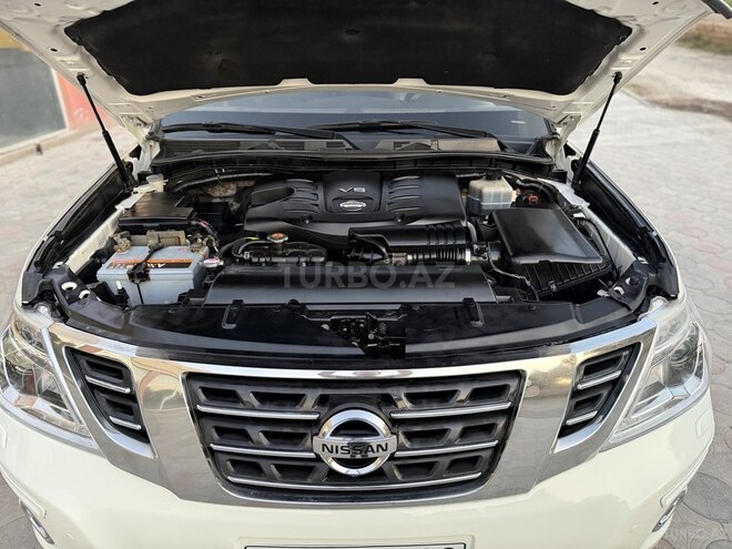 Nissan Patrol 2011, 161,800 km - 5.6 l - Sumqayıt