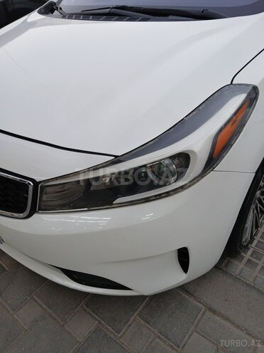 Kia Forte 2017, 170,000 km - 2.0 l - Salyan