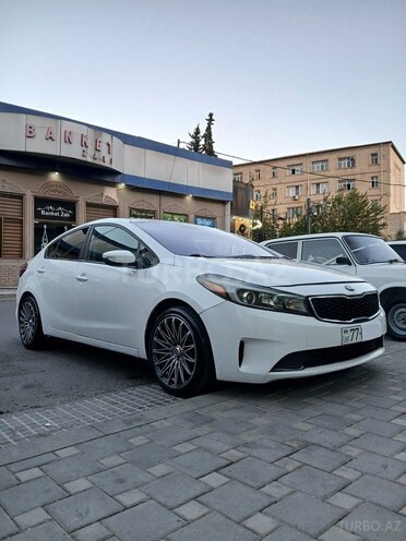 Kia Forte 2017, 170,000 km - 2.0 l - Salyan