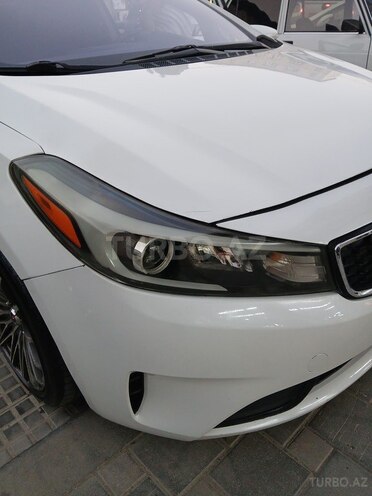 Kia Forte 2017, 170,000 km - 2.0 l - Salyan