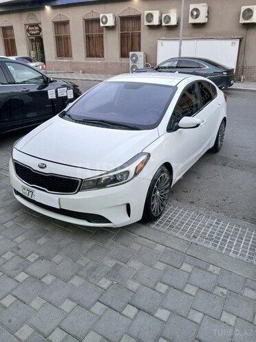 Kia Forte 2017, 170,000 km - 2.0 l - Salyan