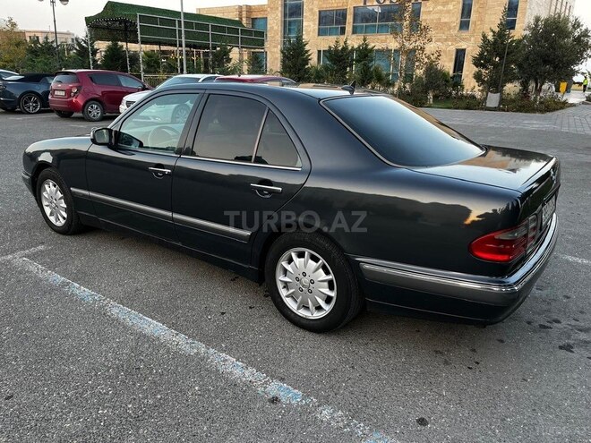 Mercedes E 280 2001, 356,000 km - 2.8 l - Xırdalan