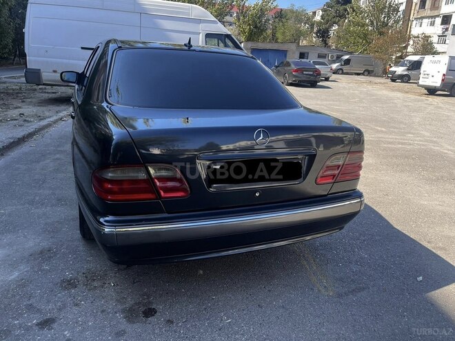 Mercedes E 280 2001, 356,000 km - 2.8 l - Xırdalan