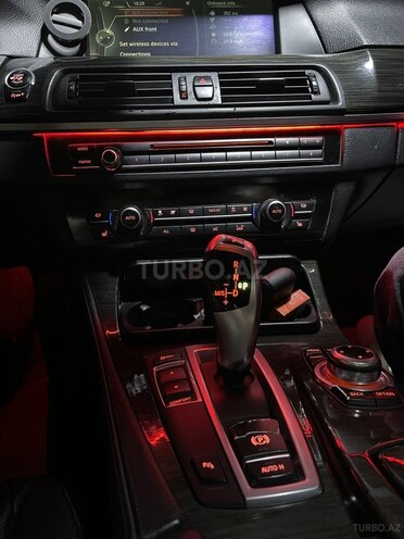 BMW 528 2013, 240,000 km - 2.0 l - Bakı