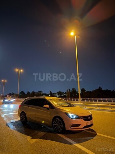 Opel Astra 2016, 204,000 km - 1.6 л - Bakı