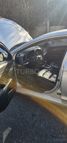 Hyundai Avante 2016, 204,000 km - 1.6 l - Bakı