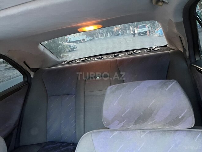 Mercedes E 270 2000, 296,000 km - 2.7 л - Bakı