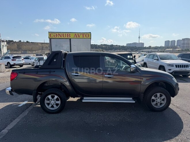 Mitsubishi L200 2011, 198,500 km - 2.5 л - Bakı