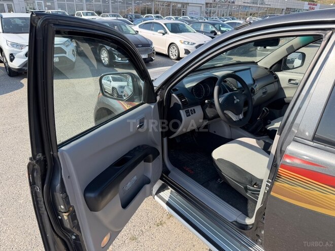 Mitsubishi L200 2011, 198,500 km - 2.5 л - Bakı