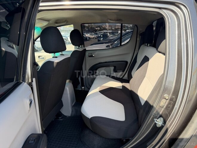 Mitsubishi L200 2011, 198,500 km - 2.5 л - Bakı