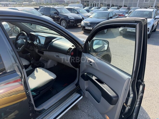 Mitsubishi L200 2011, 198,500 km - 2.5 л - Bakı