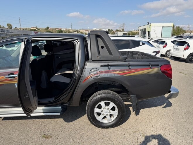 Mitsubishi L200 2011, 198,500 km - 2.5 л - Bakı