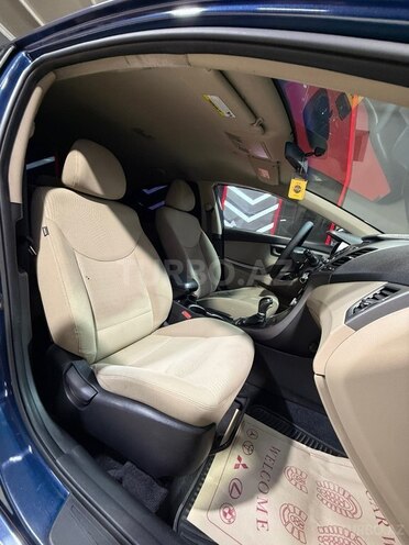 Hyundai Elantra 2014, 321,869 km - 1.8 л - Sumqayıt