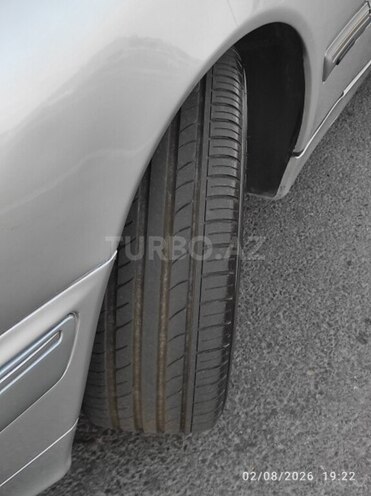 Mercedes E 270 2001, 424,000 km - 2.7 l - Bakı