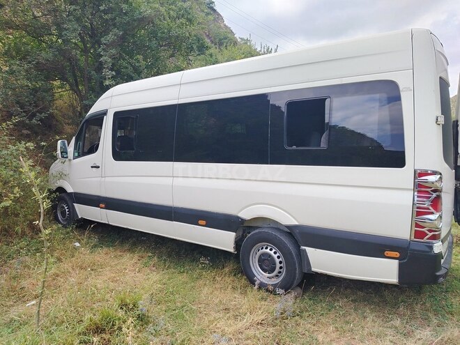 Volkswagen Crafter 2008, 666,000 km - 3.2 l - Yevlax