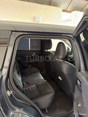 Mitsubishi Outlander 2025, 5,200 km - 2.5 l - Gəncə