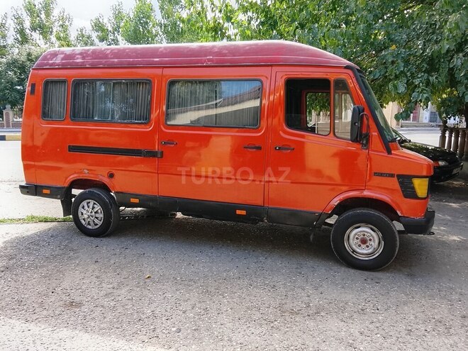 Mercedes 208 D 1991, 288,499 km - 2.3 л - Şabran