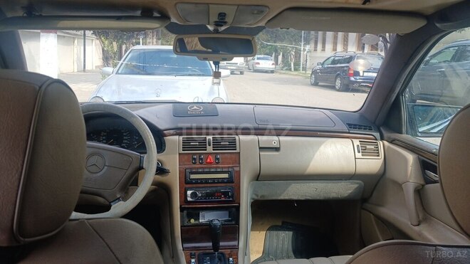 Mercedes E 200 1996, 330,000 km - 2.0 л - Ağstafa
