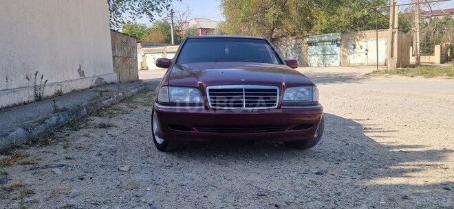Mercedes C 220 1999, 300,000 km - 2.2 л - Sumqayıt