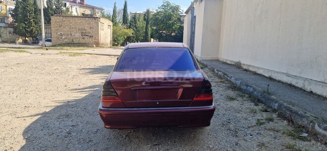 Mercedes C 220 1999, 300,000 km - 2.2 л - Sumqayıt