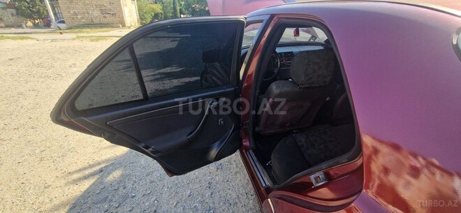 Mercedes C 220 1999, 300,000 km - 2.2 л - Sumqayıt