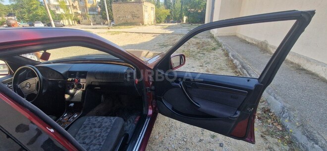 Mercedes C 220 1999, 300,000 km - 2.2 л - Sumqayıt