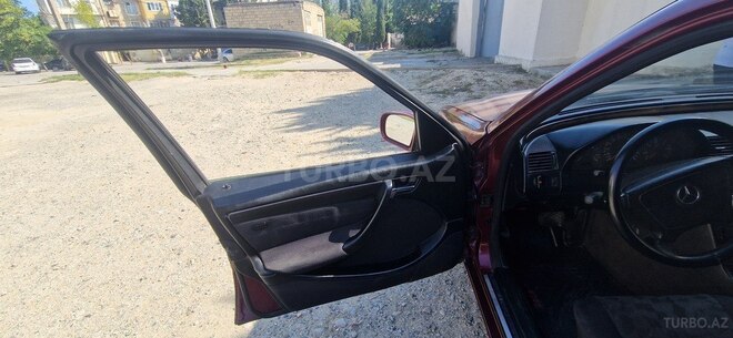 Mercedes C 220 1999, 300,000 km - 2.2 л - Sumqayıt