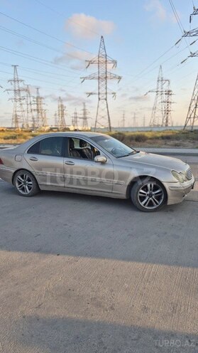 Mercedes C 220 2001, 560,000 km - 2.1 l - Sumqayıt
