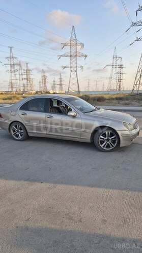 Mercedes C 220 2001, 560,000 km - 2.1 l - Sumqayıt