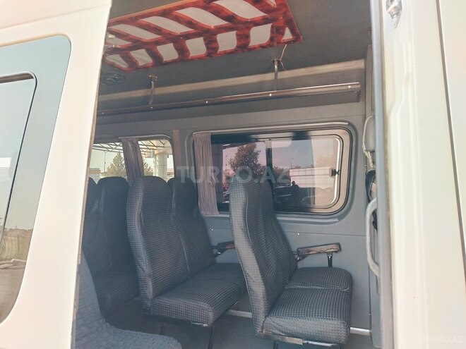 Volkswagen Crafter 2008, 666,000 km - 3.2 l - Yevlax