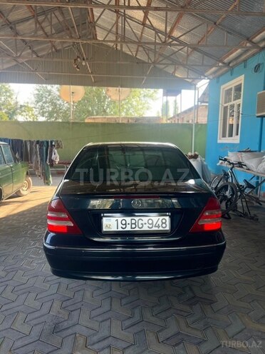 Mercedes C 200 2002, 329,001 km - 2.0 l - Füzuli