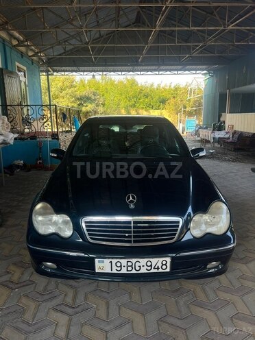 Mercedes C 200 2002, 329,001 km - 2.0 l - Füzuli