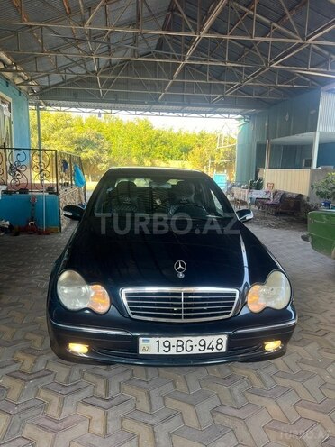 Mercedes C 200 2002, 329,001 km - 2.0 l - Füzuli