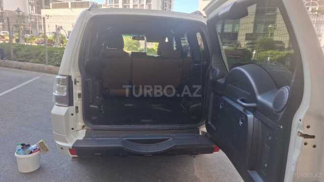 Mitsubishi Pajero 2010, 327,000 km - 3.5 l - Bakı