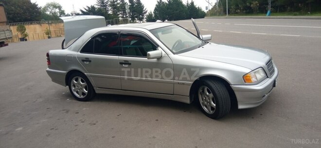 Mercedes C 230 2000, 408,773 km - 2.3 л - Qusar