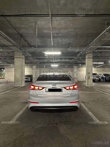 Hyundai Elantra 2018, 140,000 km - 2.0 l - Bakı
