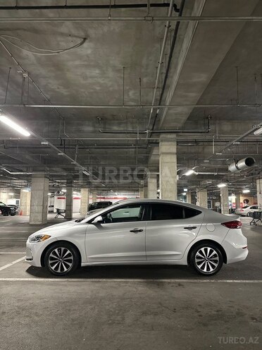 Hyundai Elantra 2018, 140,000 km - 2.0 l - Bakı