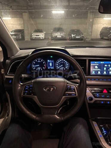Hyundai Elantra 2018, 140,000 km - 2.0 l - Bakı