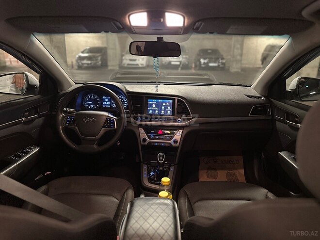 Hyundai Elantra 2018, 140,000 km - 2.0 l - Bakı